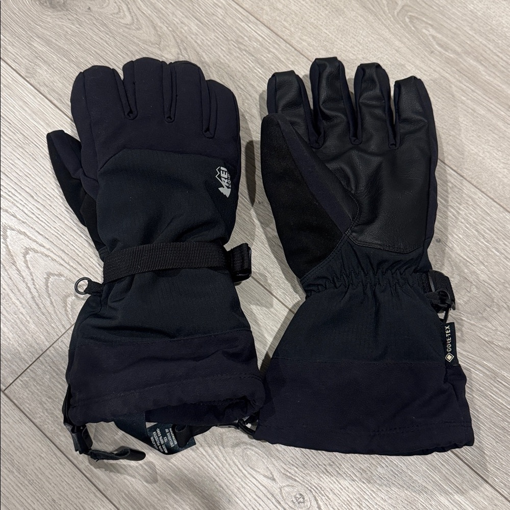 REI Goretex Snow and Winter Gloves